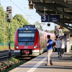 Arriving suburban train in Hilden